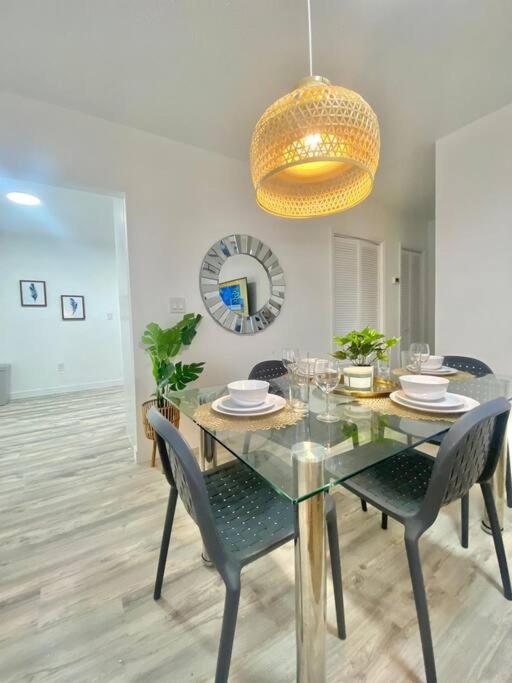 Вилла Beautiful & Relax Family House 2/1- Free Parking Майами Экстерьер фото