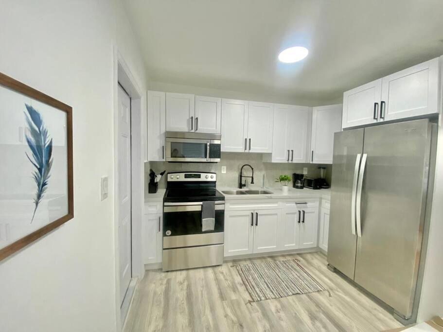 Вилла Beautiful & Relax Family House 2/1- Free Parking Майами Экстерьер фото